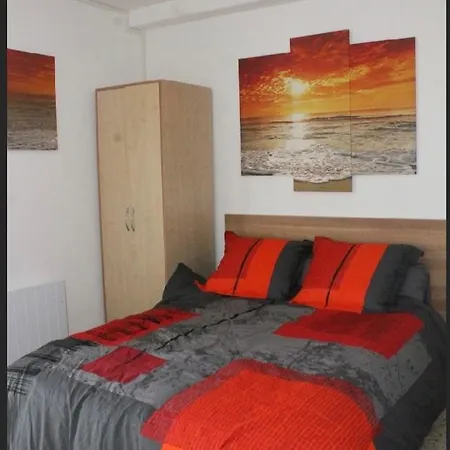 Agreable Studio, Belle Terrasse, Parking Prive, 2 Etoiles Apartment Balaruc-les-Bains